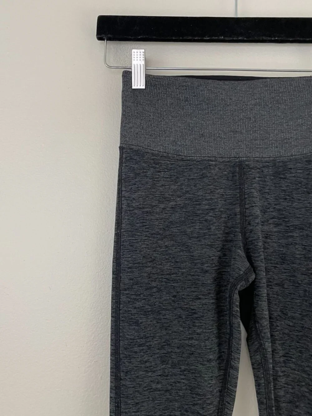 Alo Yoga Alosoft Lounge High Rise Leggings in Dove Grey Heather Size XS